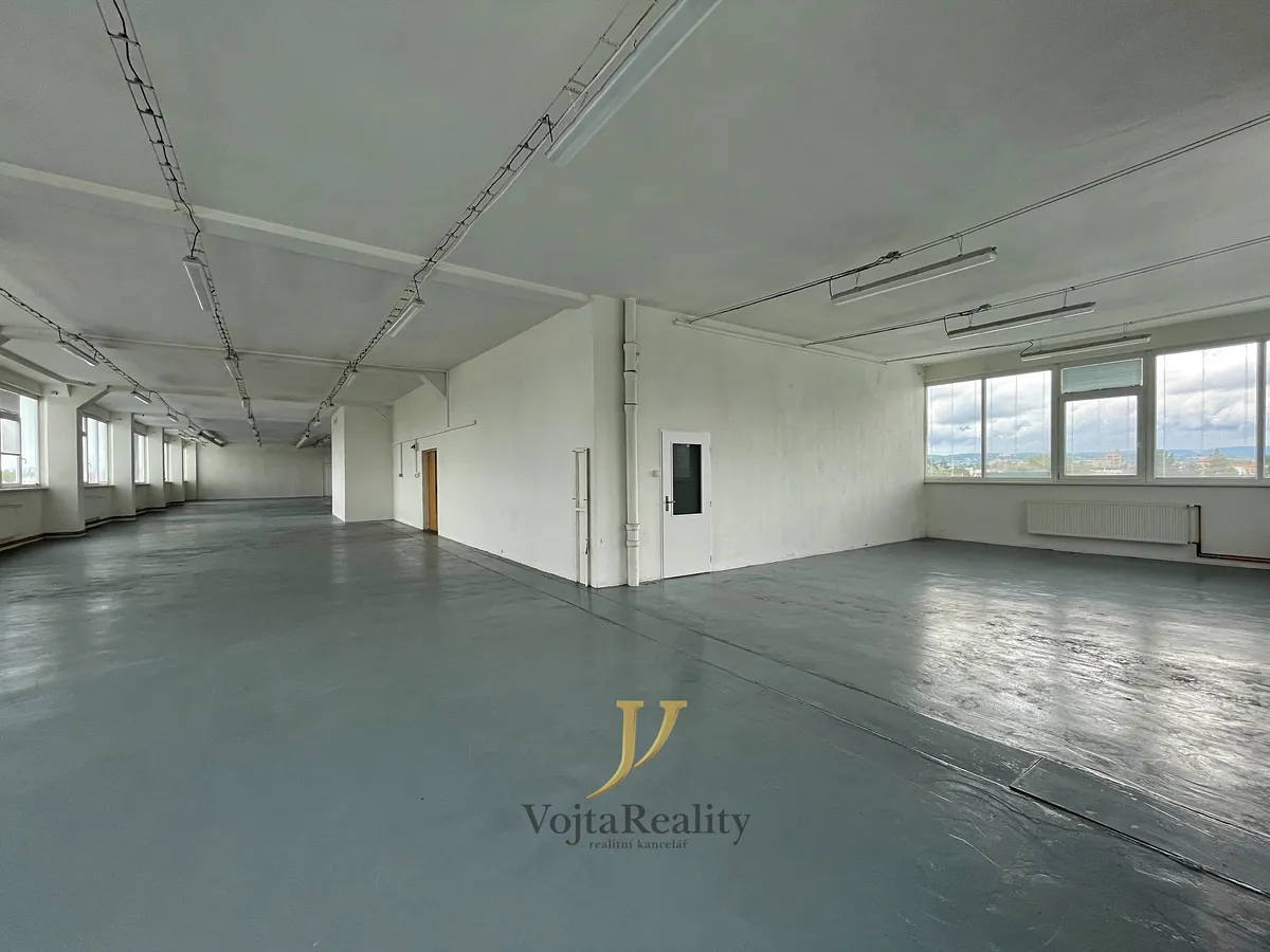 Pronájem skladového prostoru 400 m²